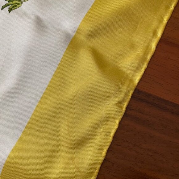 Vintage Silk Gucci Scarf - Picture 6 of 6